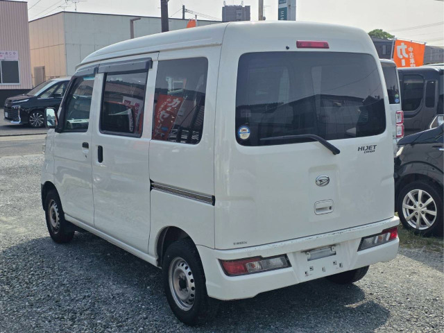 Daihatsu Hijet Cargo 6