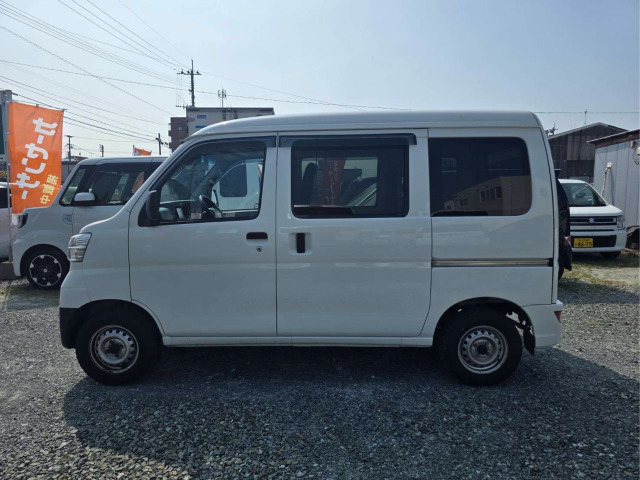 Daihatsu Hijet Cargo 8