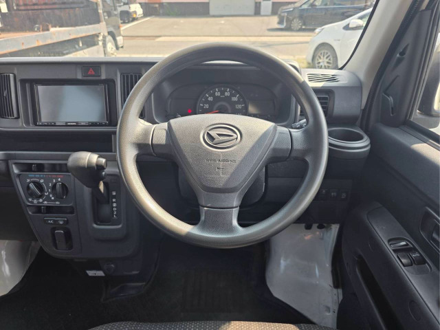 Daihatsu Hijet Cargo 10