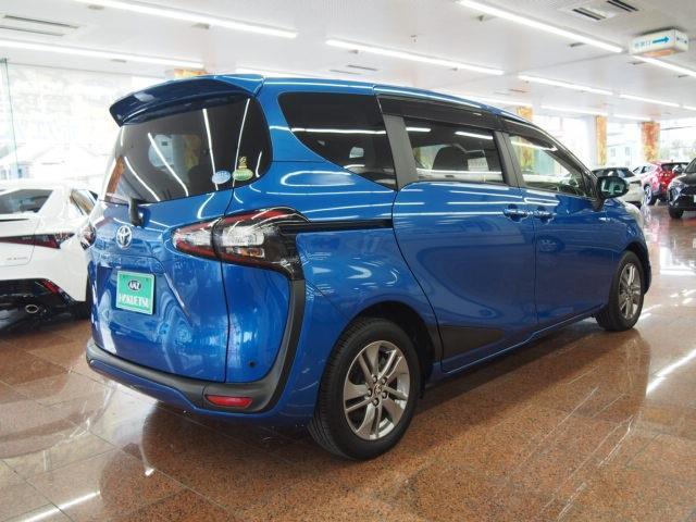 Toyota Sienta 9