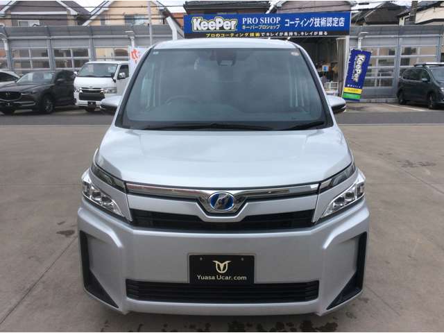 Toyota Voxy 4