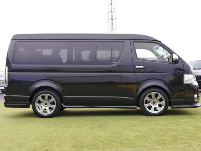 Toyota Hiace 12
