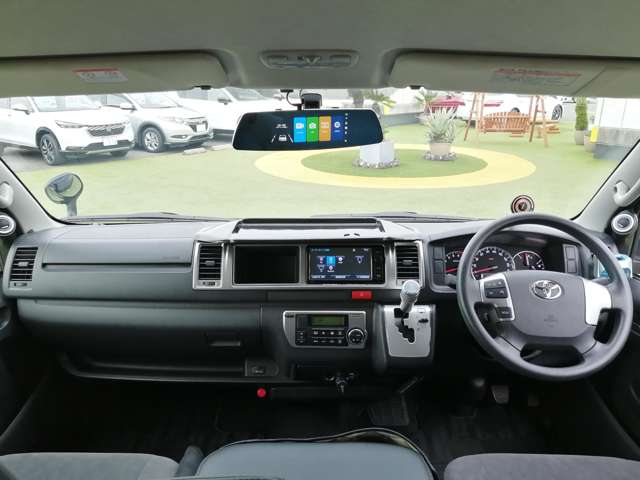 Toyota Hiace 6