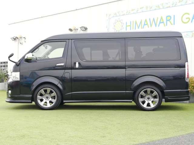 Toyota Hiace 8