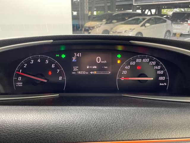 Toyota Sienta 11