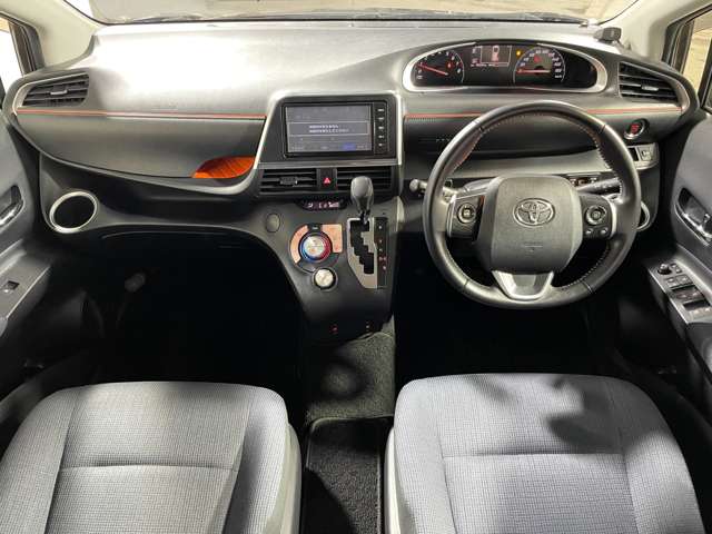Toyota Sienta 3