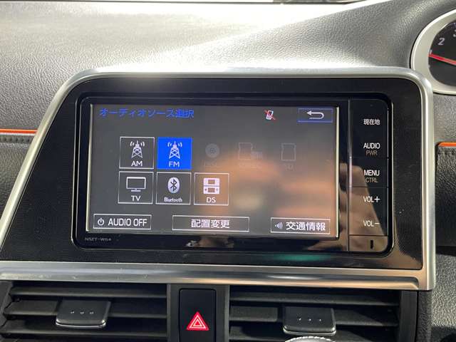 Toyota Sienta 4