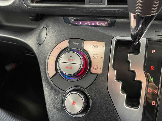 Toyota Sienta 10