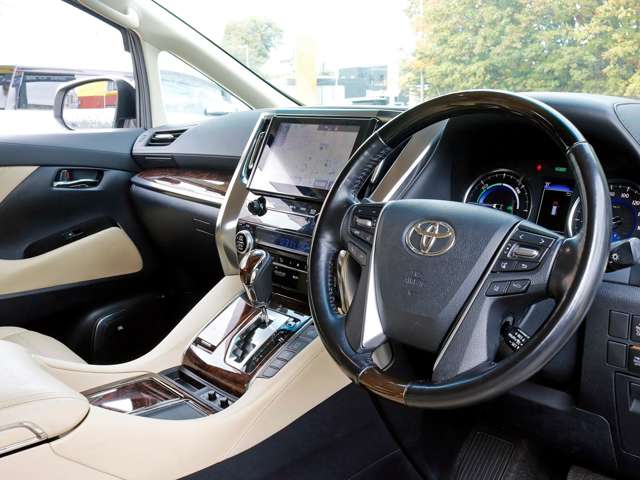 Toyota Vellfire 7