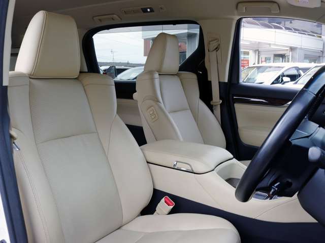 Toyota Vellfire 8