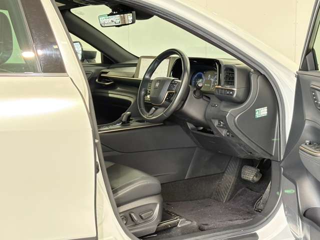 Toyota Crown Crossover 11