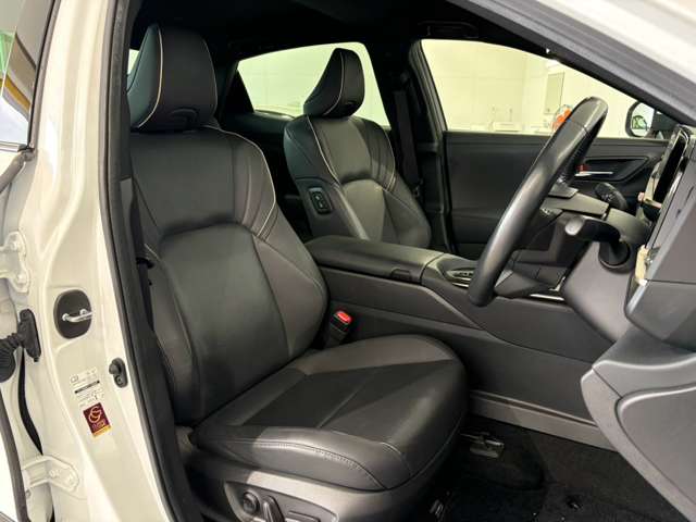 Toyota Crown Crossover 12