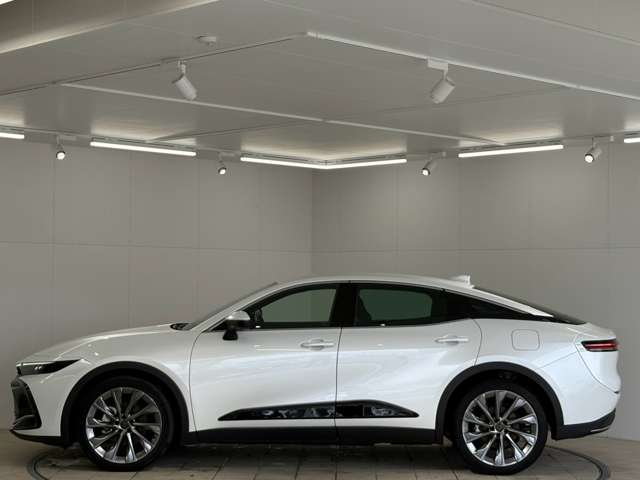 Toyota Crown Crossover 4