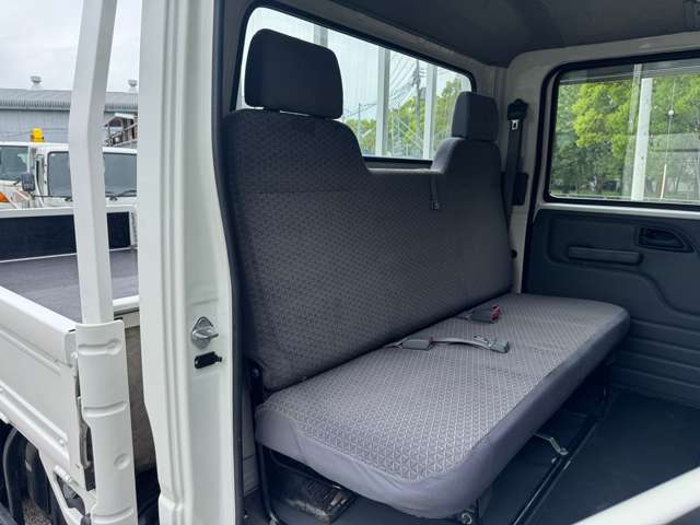 Isuzu Elf 12