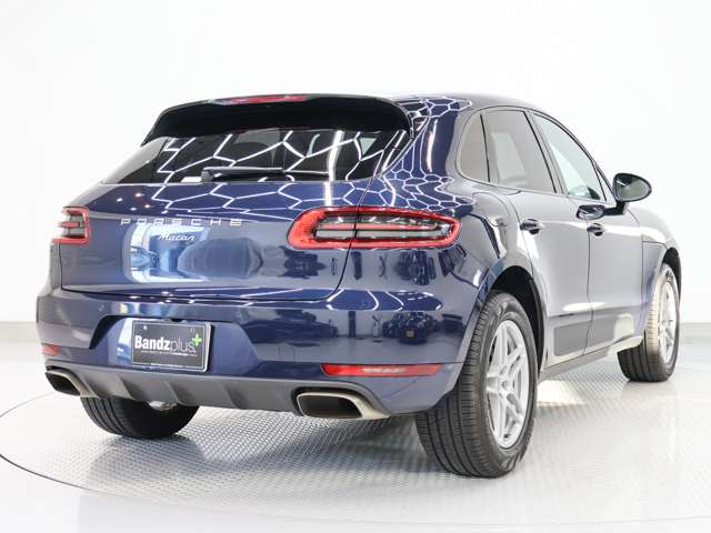 Porsche Macan 8