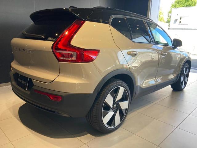 Volvo EX40 6