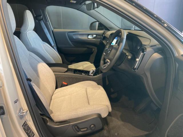 Volvo EX40 7