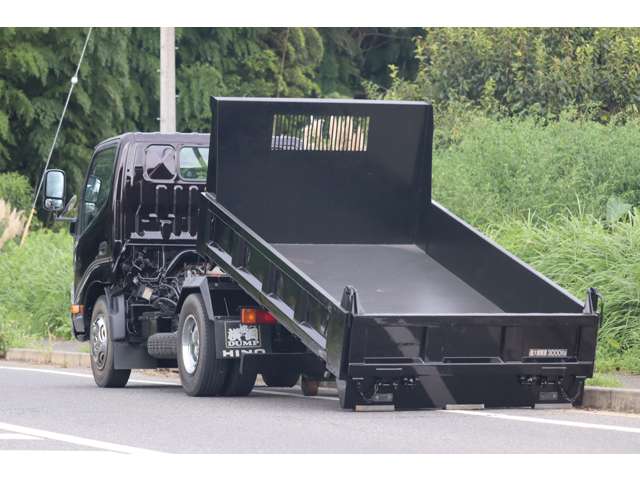 Hino Dutro 2