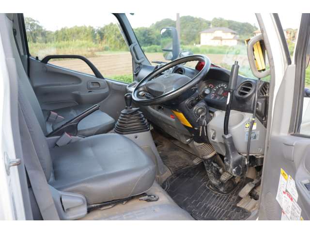 Hino Dutro 5