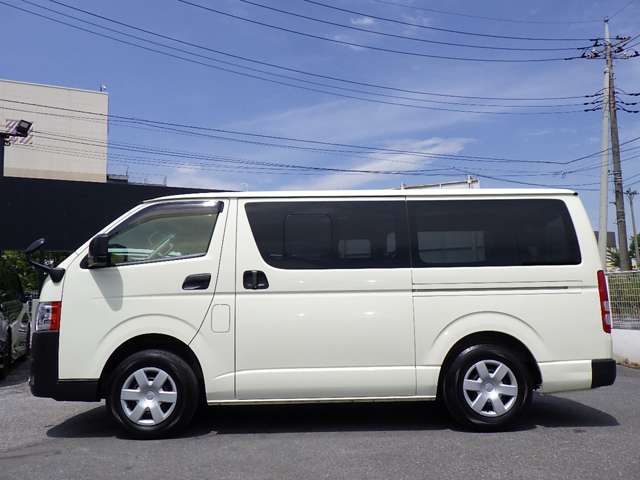 Toyota Hiace Van 11