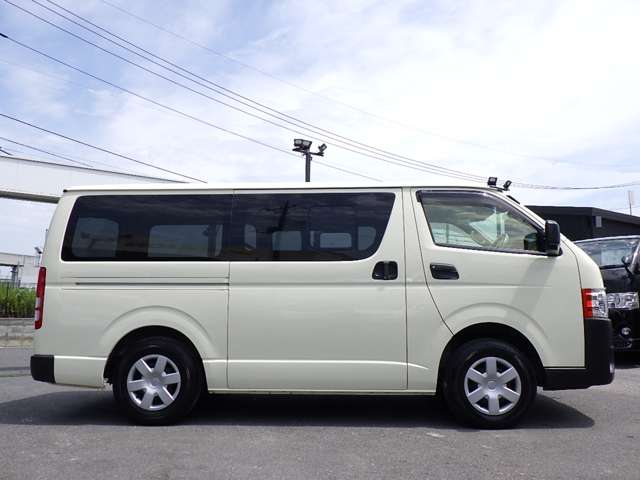 Toyota Hiace Van 10
