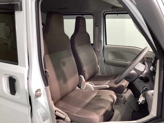 Nissan NV100 Clipper 6