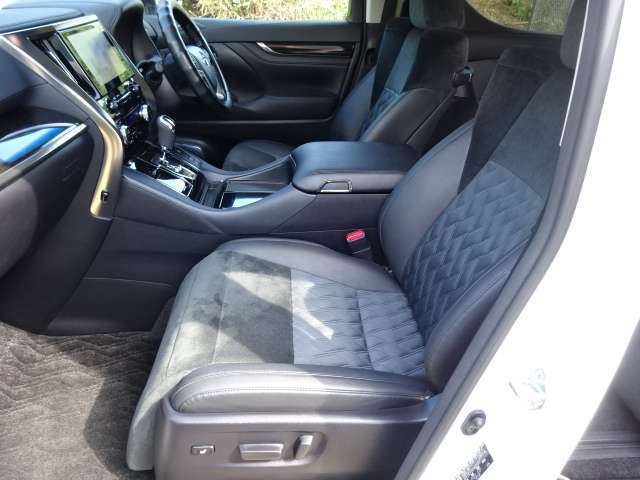 Toyota Vellfire 11