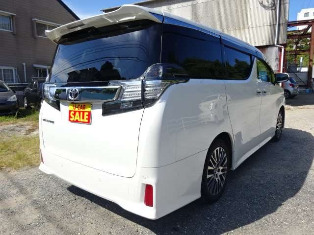 Toyota Vellfire 8