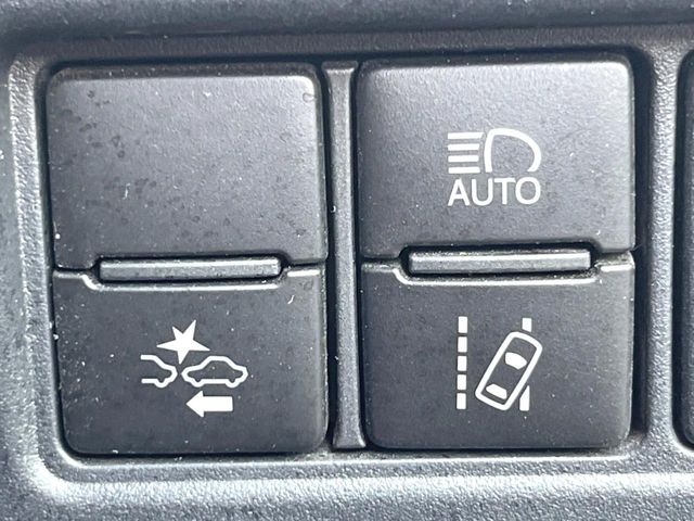 Toyota Voxy 6