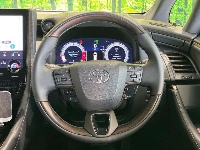 Toyota Alphard 12