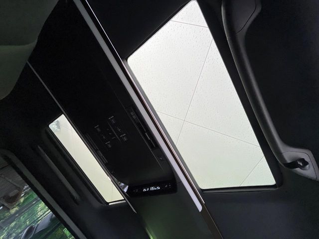 Toyota Alphard 3