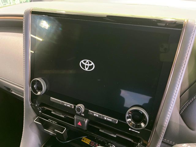 Toyota Alphard 4