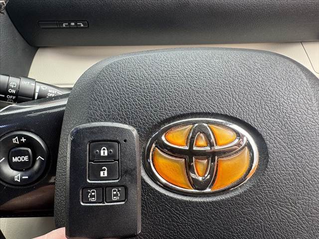 Toyota Sienta 3
