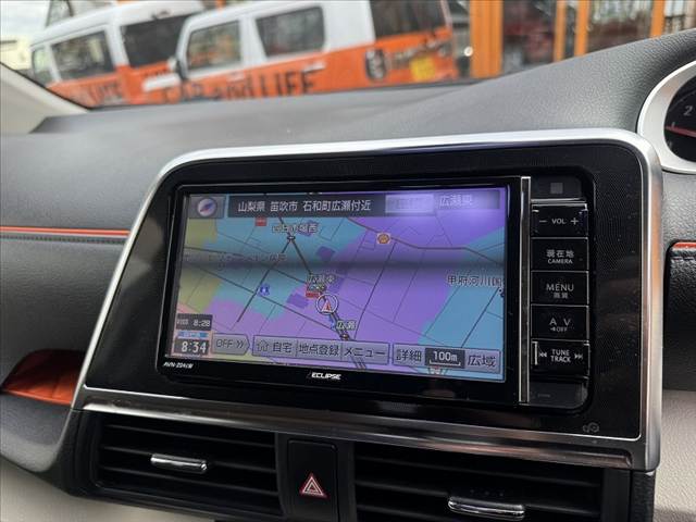 Toyota Sienta 4