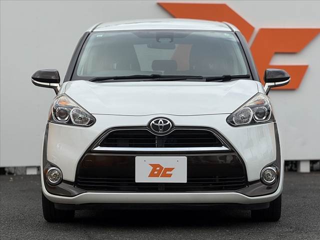 Toyota Sienta 9