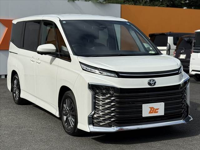 Toyota Voxy 8