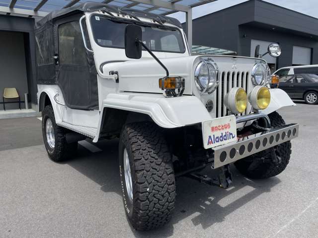 Mitsubishi Jeep 2