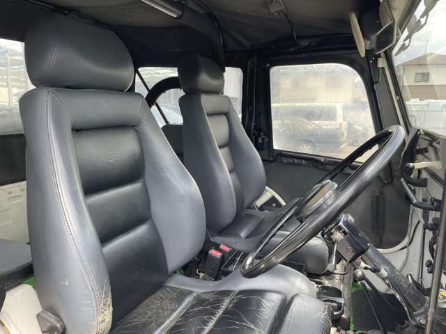 Mitsubishi Jeep 8