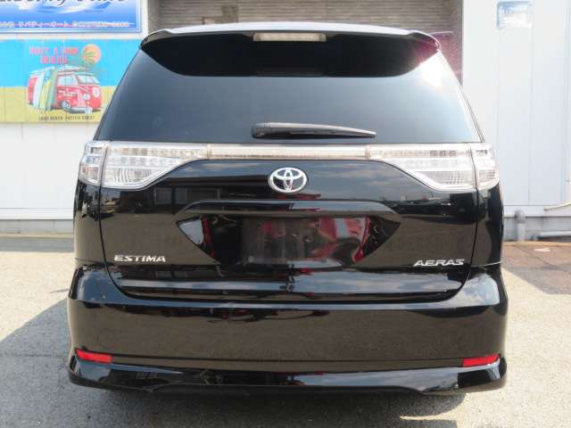 Toyota Estima 8