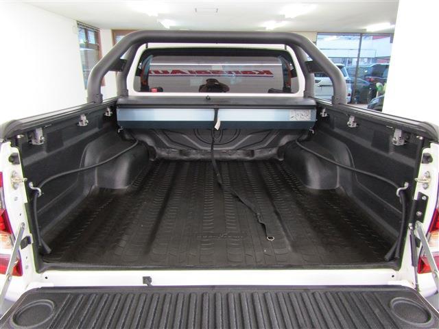Toyota Hilux 9
