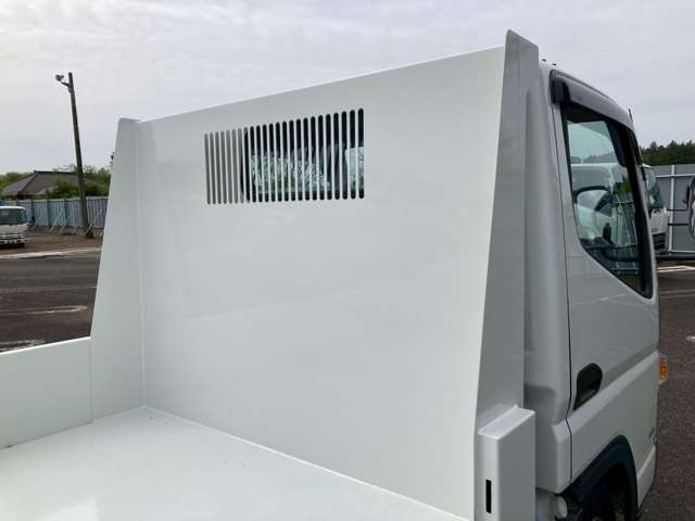 Mitsubishi Fuso Canter 9