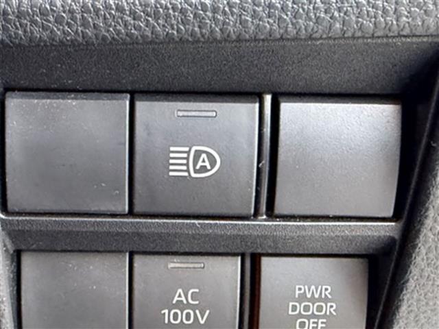 Toyota Voxy 12