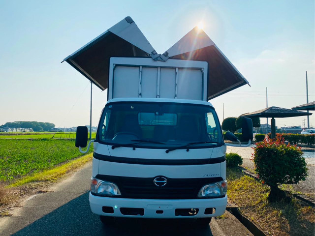 Hino Dutro 4