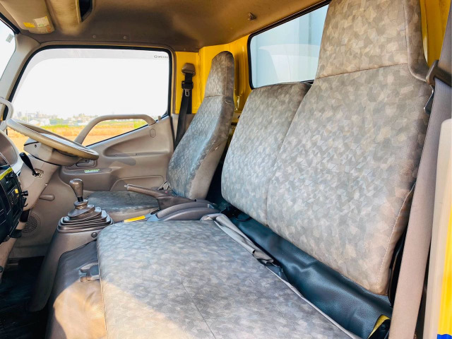 Hino Dutro 8