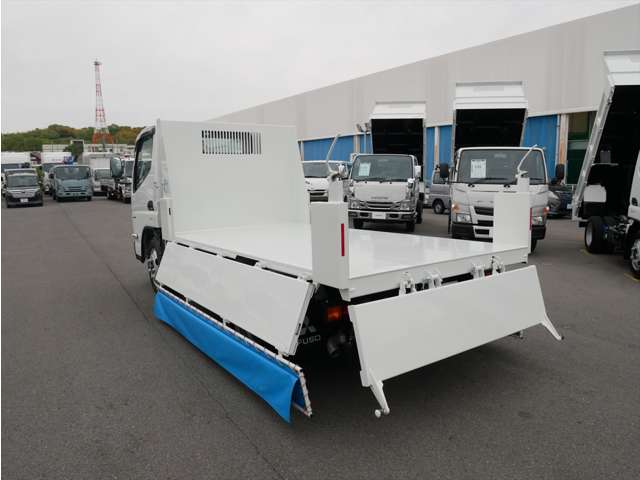 Mitsubishi Fuso Canter 11
