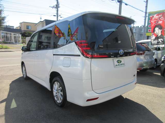 Toyota Noah 12