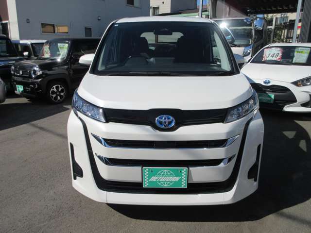 Toyota Noah 3