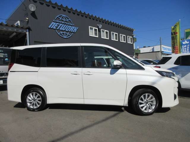 Toyota Noah 7