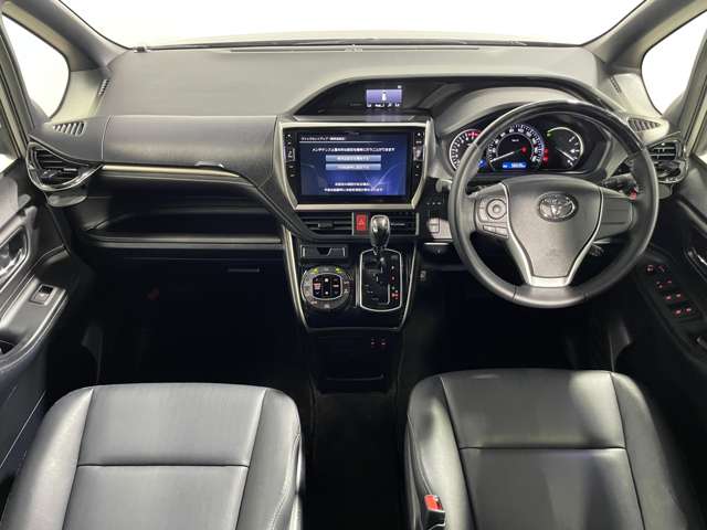 Toyota Esquire 3