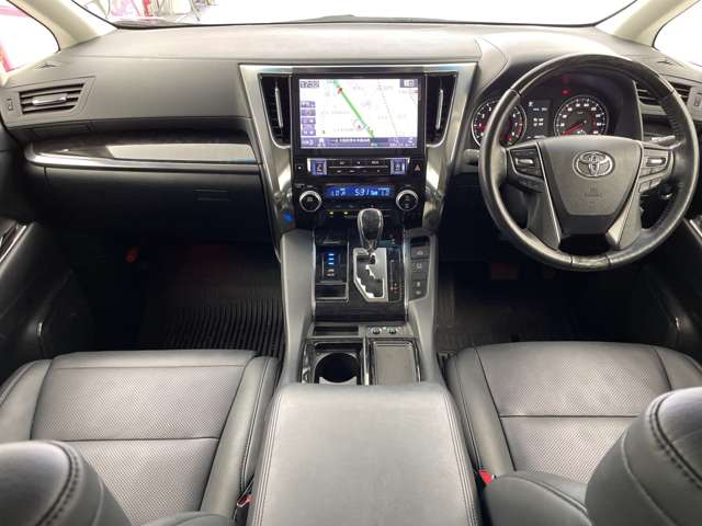 Toyota Vellfire 3
